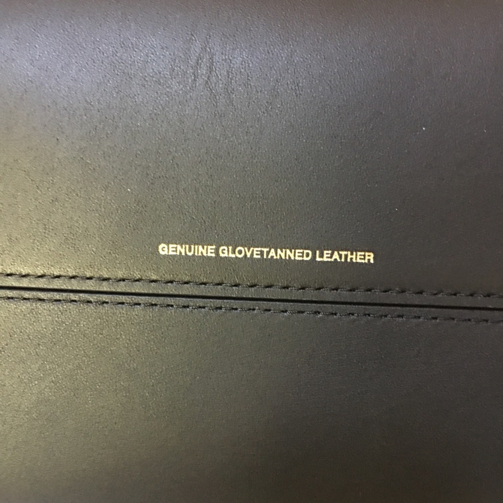 Stunning Coach Exotic Detailed Mason Color - Picture 9 of 16